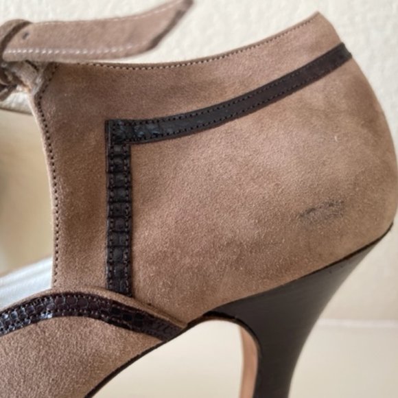 Vintage Joan and David Couture Beige & Brown Suede Pumps in Good Condition 7M - Picture 6 of 15